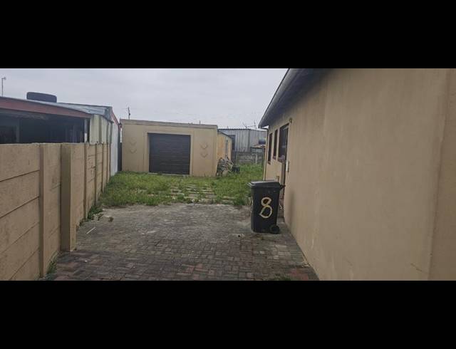 3 BEDROOM HOUSE FOR SALE IN BROWNS FARM